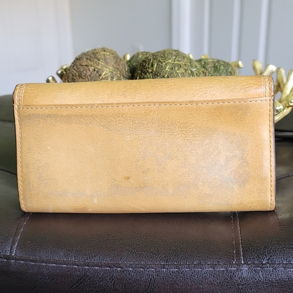 Coach Bleeker Tan Leather Buckle Clutch With Hot Pink Interior Gold Hardware - Picture 2 of 3